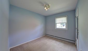 29 Thomsen Dr, Airmont, NY 10952