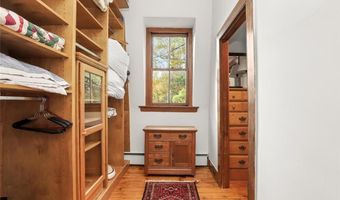 47 Hollow Tree Ridge Rd 47, Darien, CT 06820