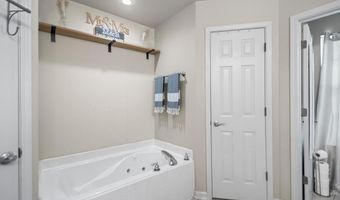 116 Greenfield Drive Dr, Benton, AR 72019