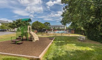 4407 ROMLON St 301, Beltsville, MD 20705