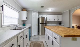 25836 MANHATTAN Ln, Astor, FL 32102