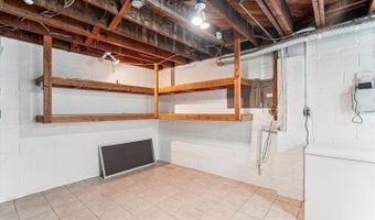 5813 MIDHILL St, Bethesda, MD 20817