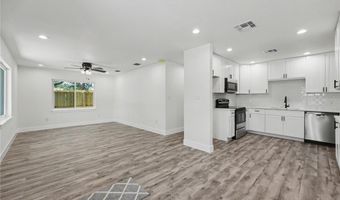 612 S 9th St, Aransas Pass, TX 78336