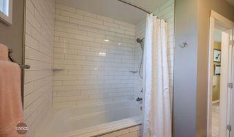 1614 Wolverine St, Anchorage, AK 99504
