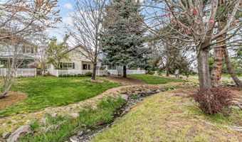 235 Meadow Dr, Ashland, OR 97520
