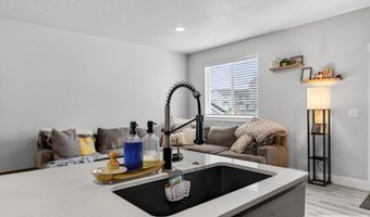 179 Park Lawn Dr #1, Chubbuck, ID 83202