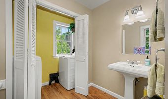 17 Goodhill Rd, Bethel, CT 06801
