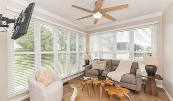 1101 Courtwood Cir, Ballwin, MO 63011