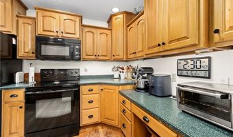 12488 Baumhart Rd, Amherst, OH 44001