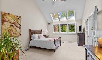 140 Pine Glen Dr, East Greenwich, RI 02818
