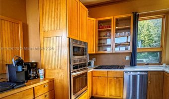 200 Summit Ledges Ln, Banner Elk, NC 28604