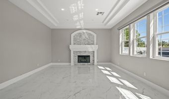 8000 Silver King Dr, Las Vegas, NV 89129