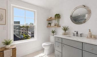 6 Sharon Ct, Newport, RI 02840