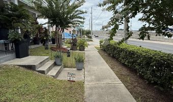 106 SUNRISE Ct, Atlantic Beach, FL 32233
