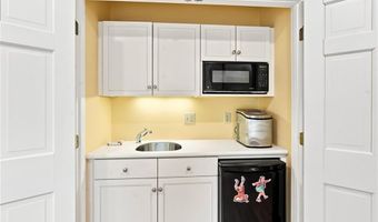 142 Ferry Rd, Bristol, RI 02809