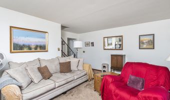 9 Campagna Dr, Albany, NY 12205