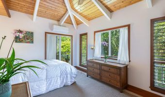 24 OFF MOLOAA Rd, Anahola, HI 96703