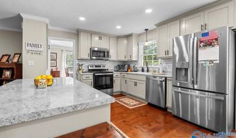 106 Collier Dr, Albertville, AL 35951