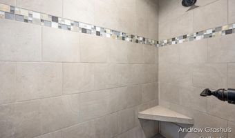 10 Fox Point Ct, Ada, MI 49301