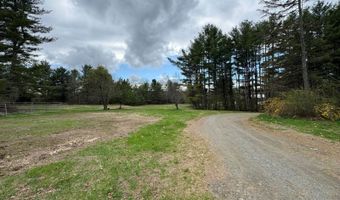 7 Howard Siding Ln, Abbot, ME 04406