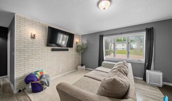 205 S 1st Ave, Brandon, SD 57005