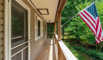 787 Woodlawn Trl, Appomattox, VA 24522
