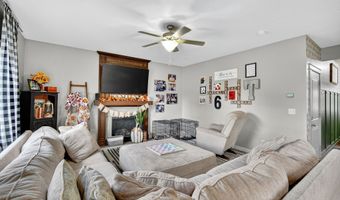 1205 S 12th St, Adel, IA 50003