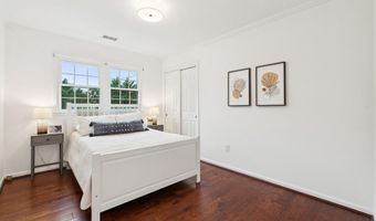 4606 HOLBORN Ave, Annandale, VA 22003