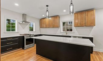 1006 26TH St S, Arlington, VA 22202