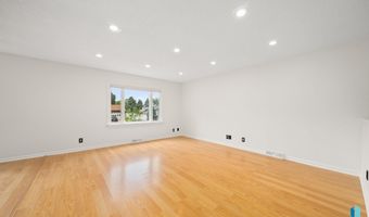 1513 E Sylvan Cir, Brandon, SD 57005