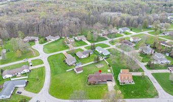 1584 Hemlock Dr, Ashtabula, OH 44004