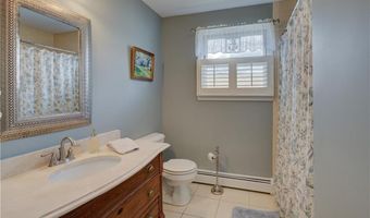 110 Lake View Rd, Cranston, RI 02920
