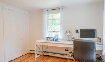 32 Pleasant Hill Rd, Falmouth, ME 04105