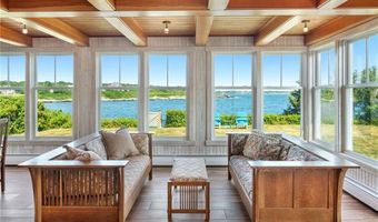4 Hull Cove St, Jamestown, RI 02835
