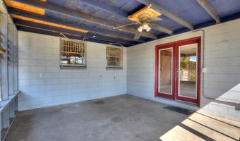 221 DOROTHY St, Auburndale, FL 33823