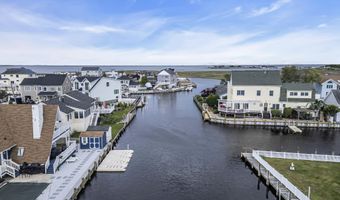 221 Magnolia Dr, Bayville, NJ 08721