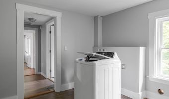 11 Kossuth St, Bangor, ME 04401