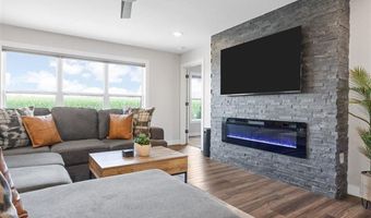 1190 Berkshire Ln, North Liberty, IA 52317