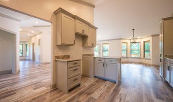 405 Lumpkin Dr, Batesville, AR 72501