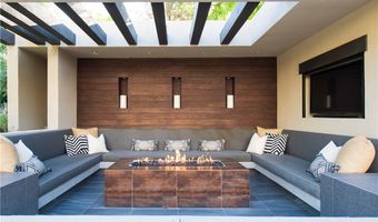 21 Drifting Shadow Way, Las Vegas, NV 89135