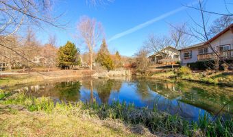 967 Golden Aspen Pl, Ashland, OR 97520