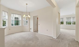 6 Swan Lake Ct, Barnegat, NJ 08005