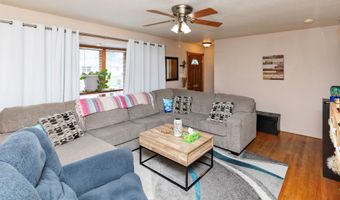 2614 E 38th Ct, Des Moines, IA 50317