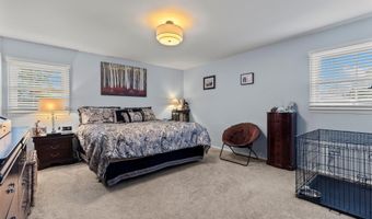 203 Tanglewood Ct, Middletown, NJ 07748