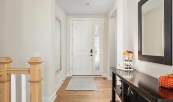 144 COWBIRD St, Lake Frederick, VA 22630