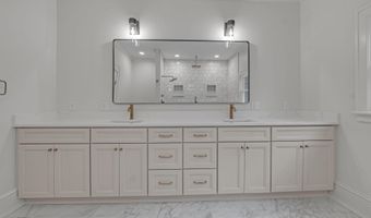 263 NE Oak Hill St, Abingdon, VA 24210