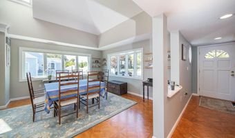 152 Crompton Ave 12, East Greenwich, RI 02818