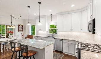 1905 Broadwell Oaks Dr, Alpharetta, GA 30004