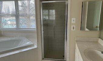 9425 SPRUCE TREE Cir, Bethesda, MD 20814