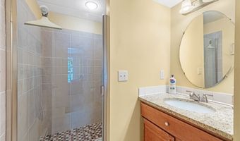 305 Hedgewood Dr, Akron, OH 44319